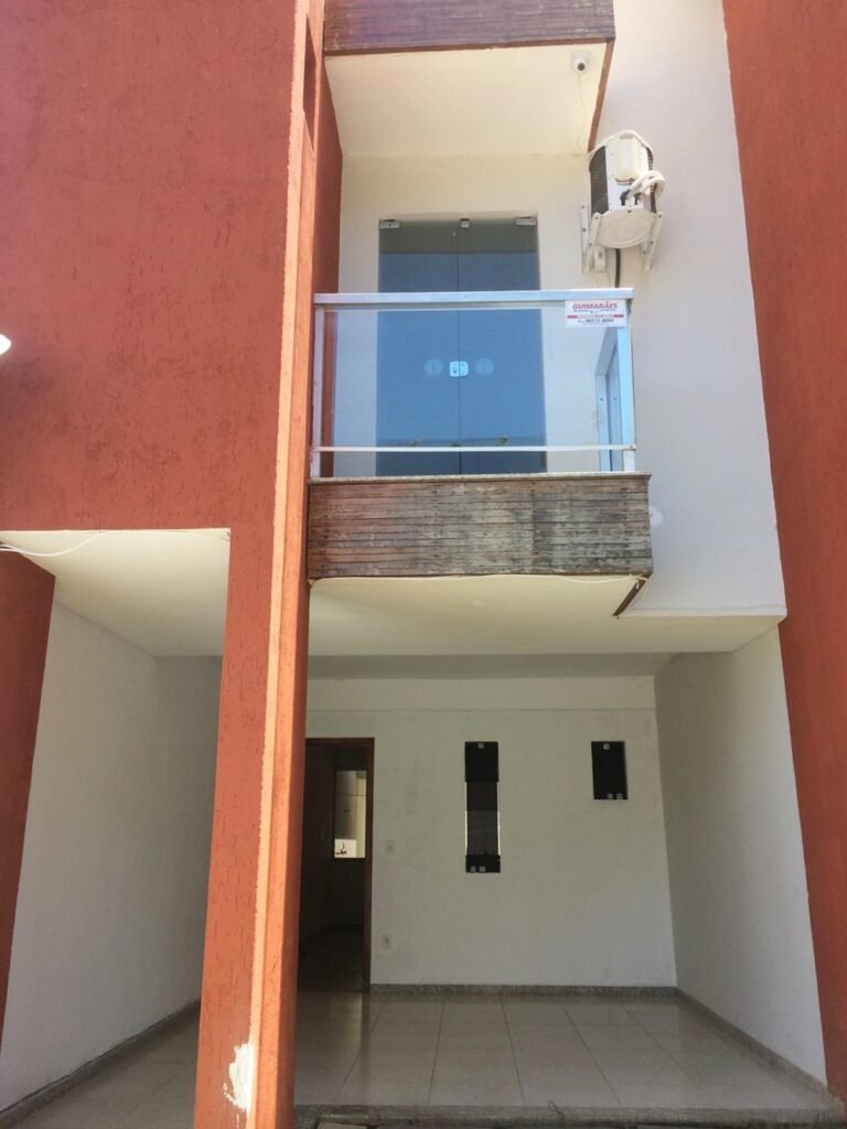 Casa com dois pavimentos no bairro Belvedere, em Coronel Fabriciano!