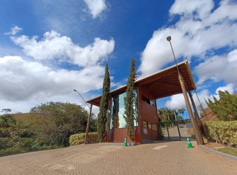 Chácara no Condomínio Cantos da Mata - Iapu/MG