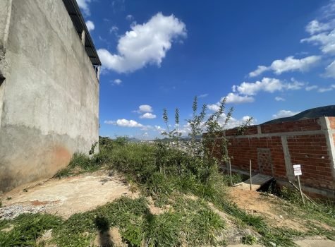 Lote para venda no Bairro Surinan, Coronel Fabriciano.