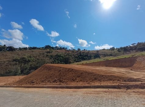 Chácara no Condomínio Cantos da Mata - Iapu/MG